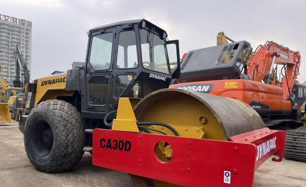 2021 DYNAPAC CA30D