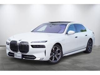 BMW i7 2025 ZAA ELECTRIC White